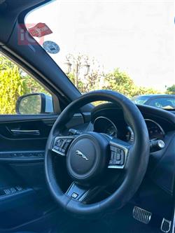 جاكوار XE